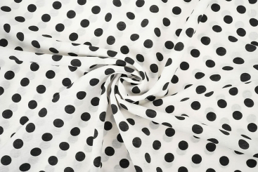 Gewaschener Viskosestoff mit Polka Dots 
