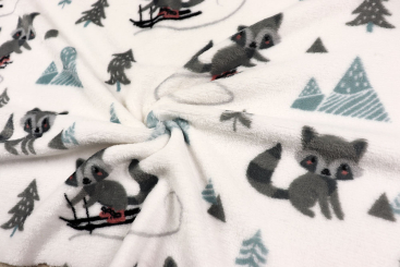 Wellness Fleece mit Winter-Waschbär 