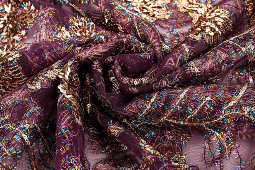 Besticktes Mesh mit Gold Pailletten - Aubergine 