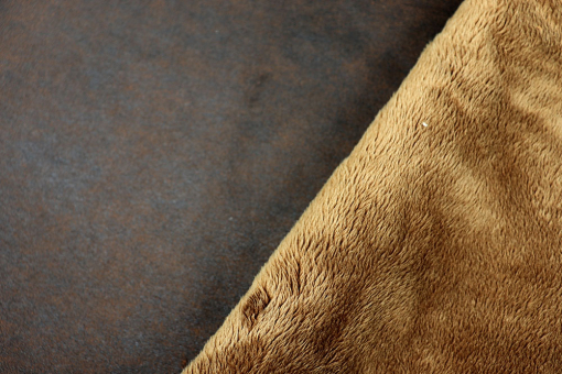 Fellimitat mit Wildleder Rückseite 
