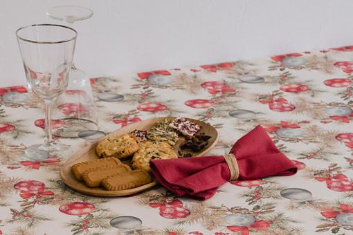 Weihnachtsstoff recycelt - Weihnachtskugeln 