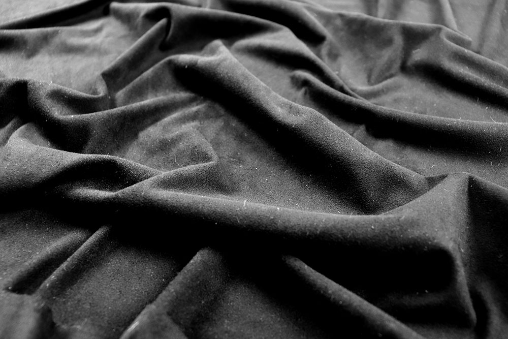 Stretchiges Veloursleder-Imitat - Schwarz